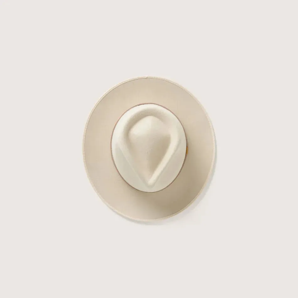 Calloway // Cream