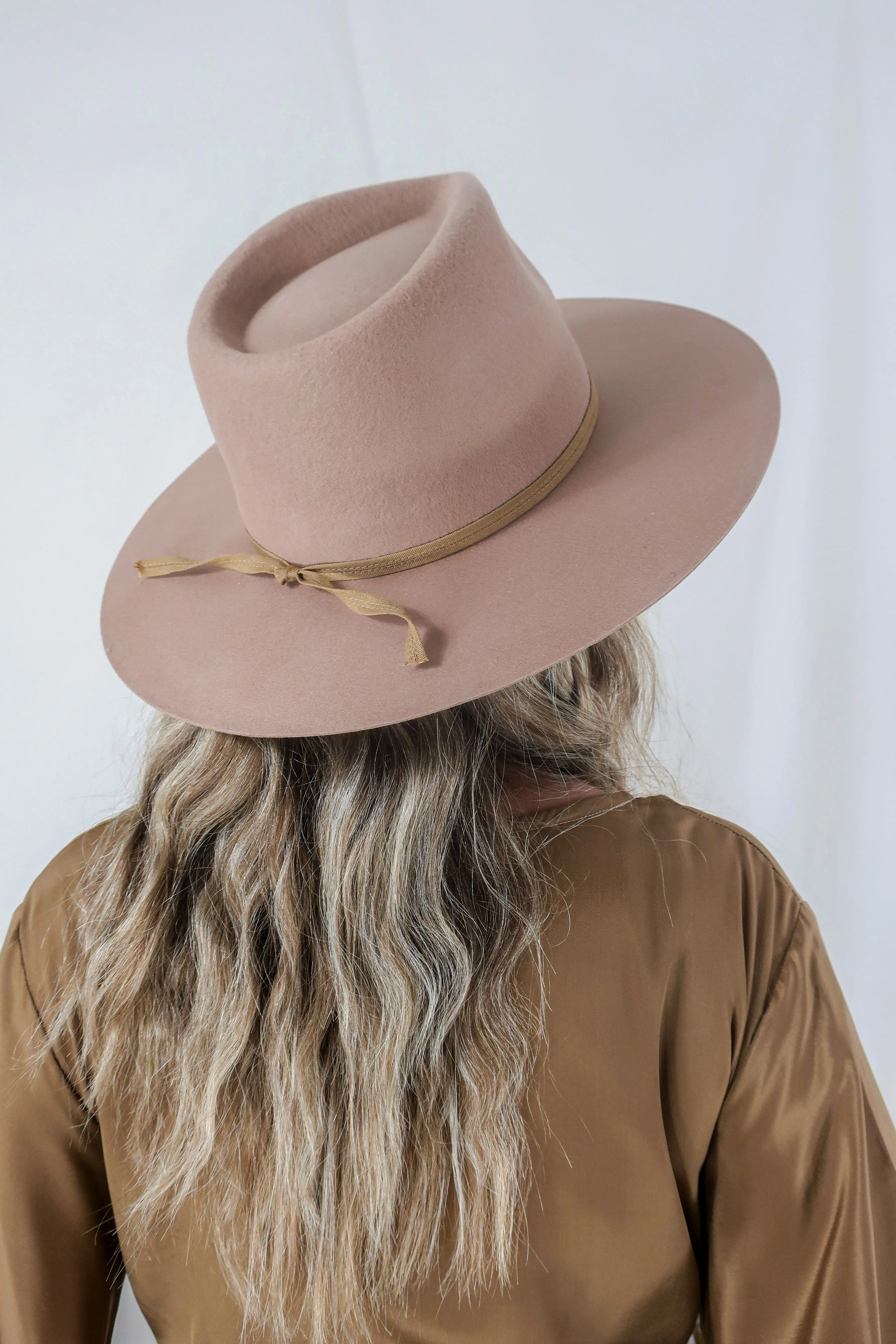 Sierra Wide Brim Hat in Fawn