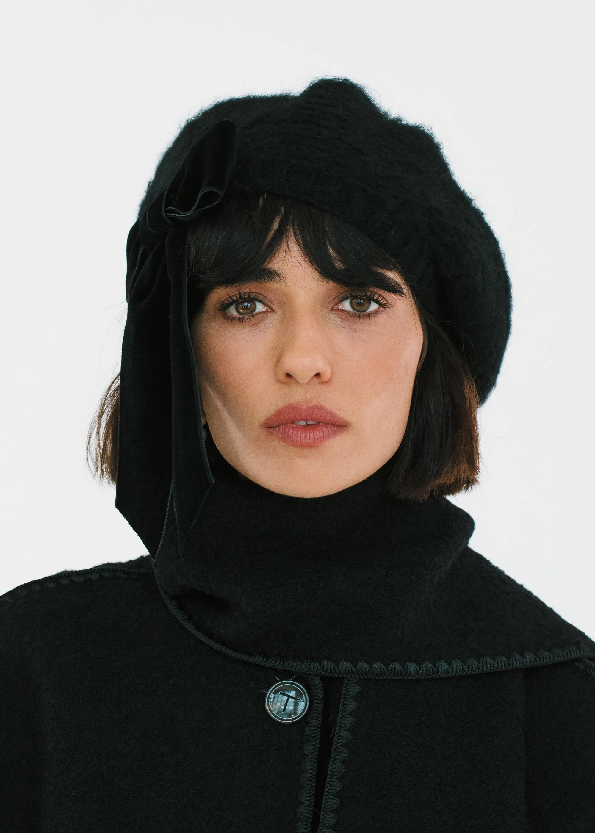 Wide Velvet Bow Beret -- Black